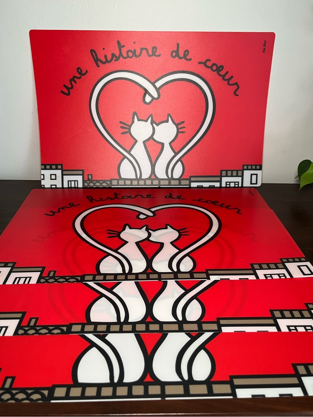 French cat napperons “Une histoire de coeur”. Napperons avec chats Fox Trot.